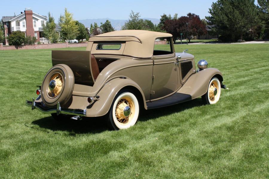  Ford Model 40 DeLuxe Cabriolet 1934 года  (фото 2 из 11)